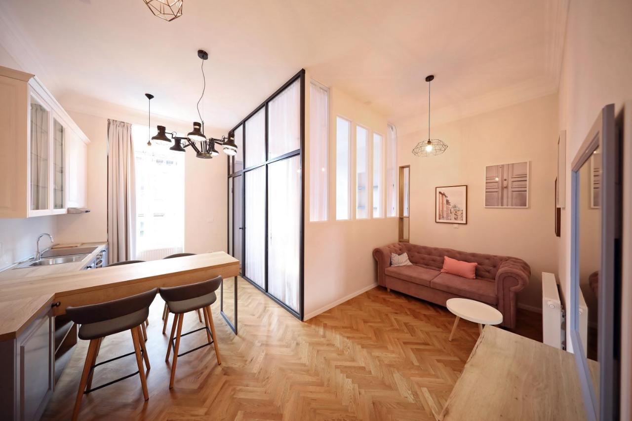 Swanky Central Apartments Zagreb Luaran gambar