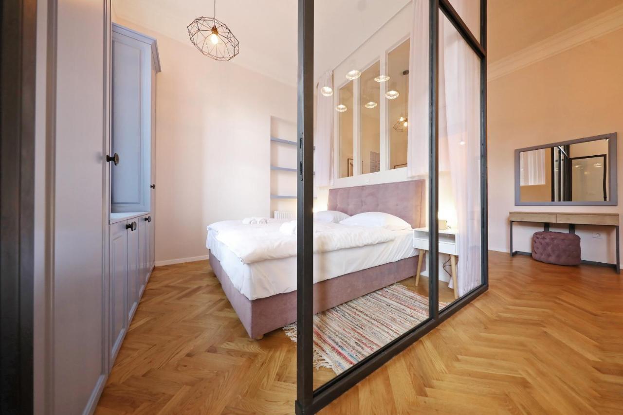 Swanky Central Apartments Zagreb Luaran gambar