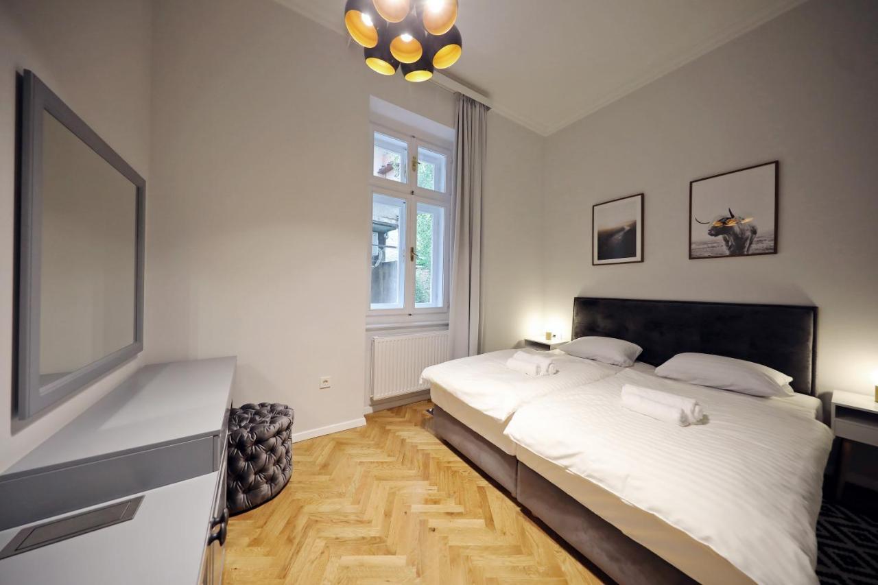 Swanky Central Apartments Zagreb Luaran gambar